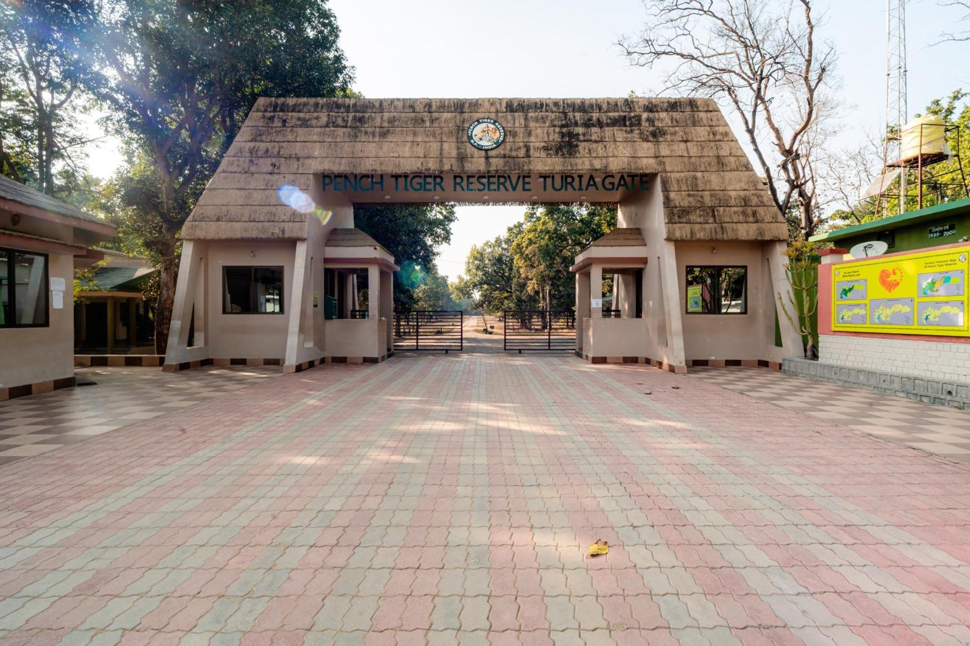 Treebo Premium Mowgli'S Den, Pench Hotel Khawasa Bagian luar foto