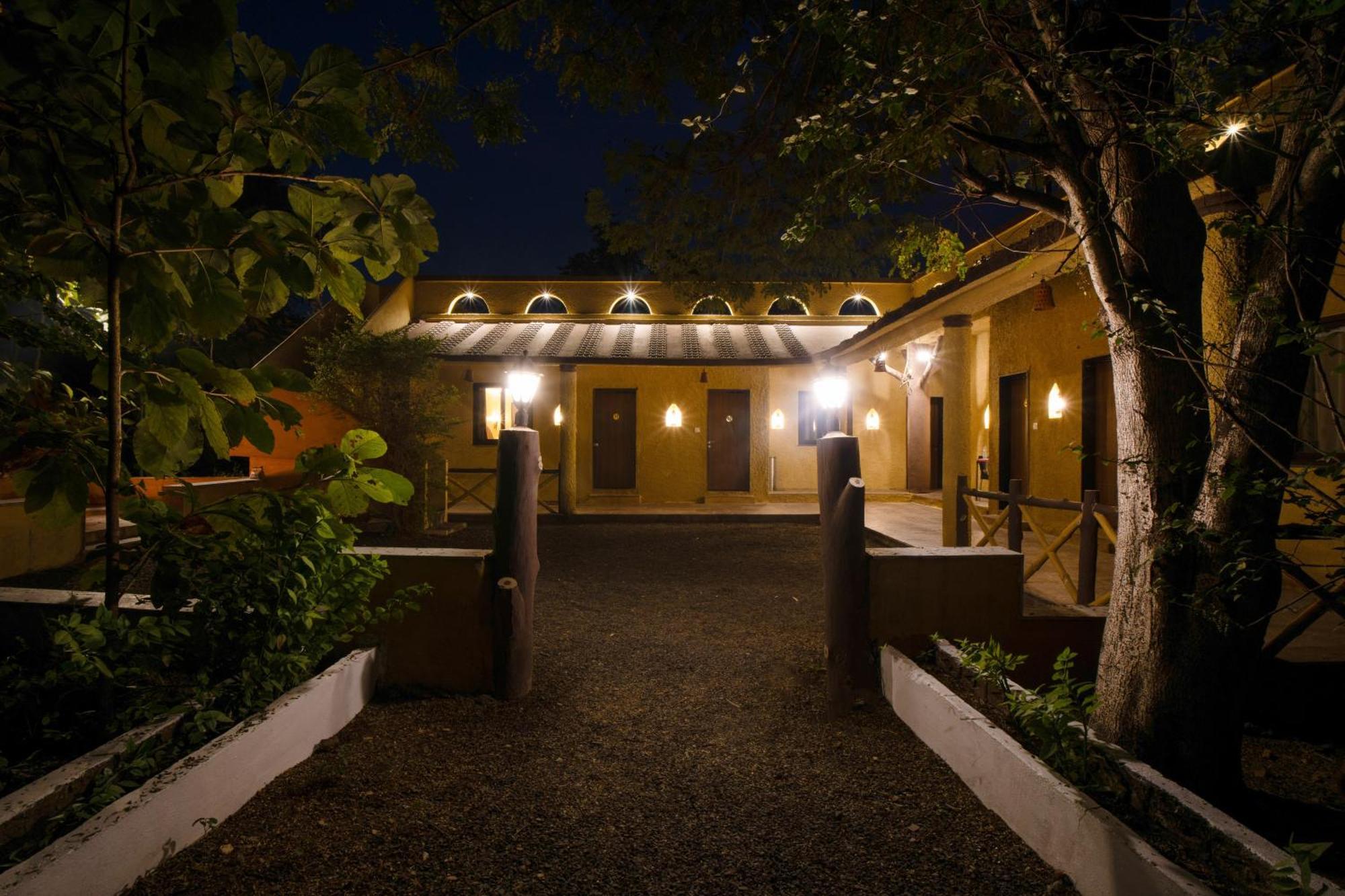 Treebo Premium Mowgli'S Den, Pench Hotel Khawasa Bagian luar foto