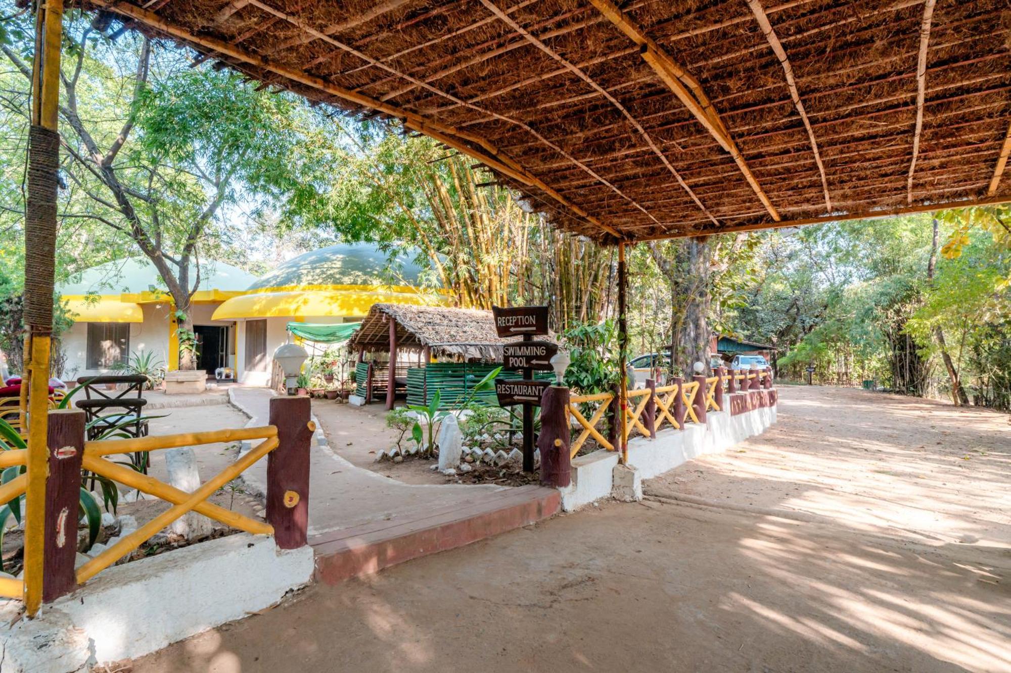Treebo Premium Mowgli'S Den, Pench Hotel Khawasa Bagian luar foto