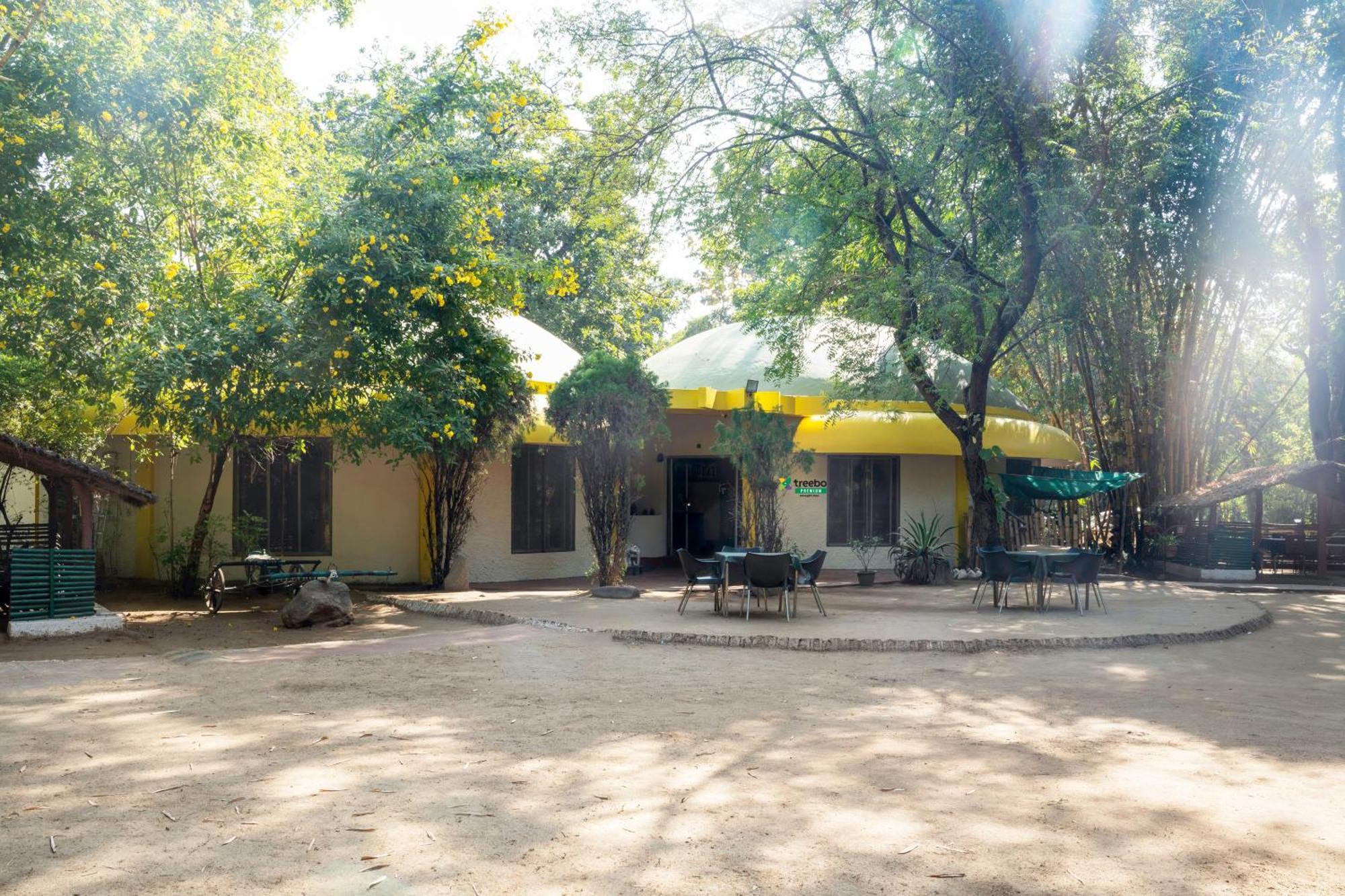 Treebo Premium Mowgli'S Den, Pench Hotel Khawasa Bagian luar foto