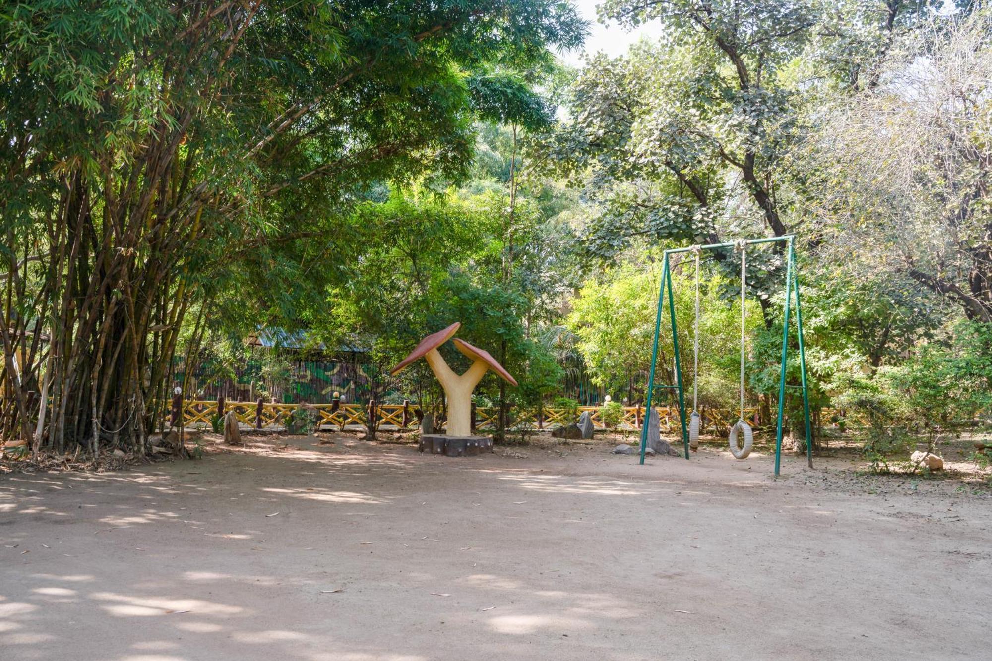 Treebo Premium Mowgli'S Den, Pench Hotel Khawasa Bagian luar foto