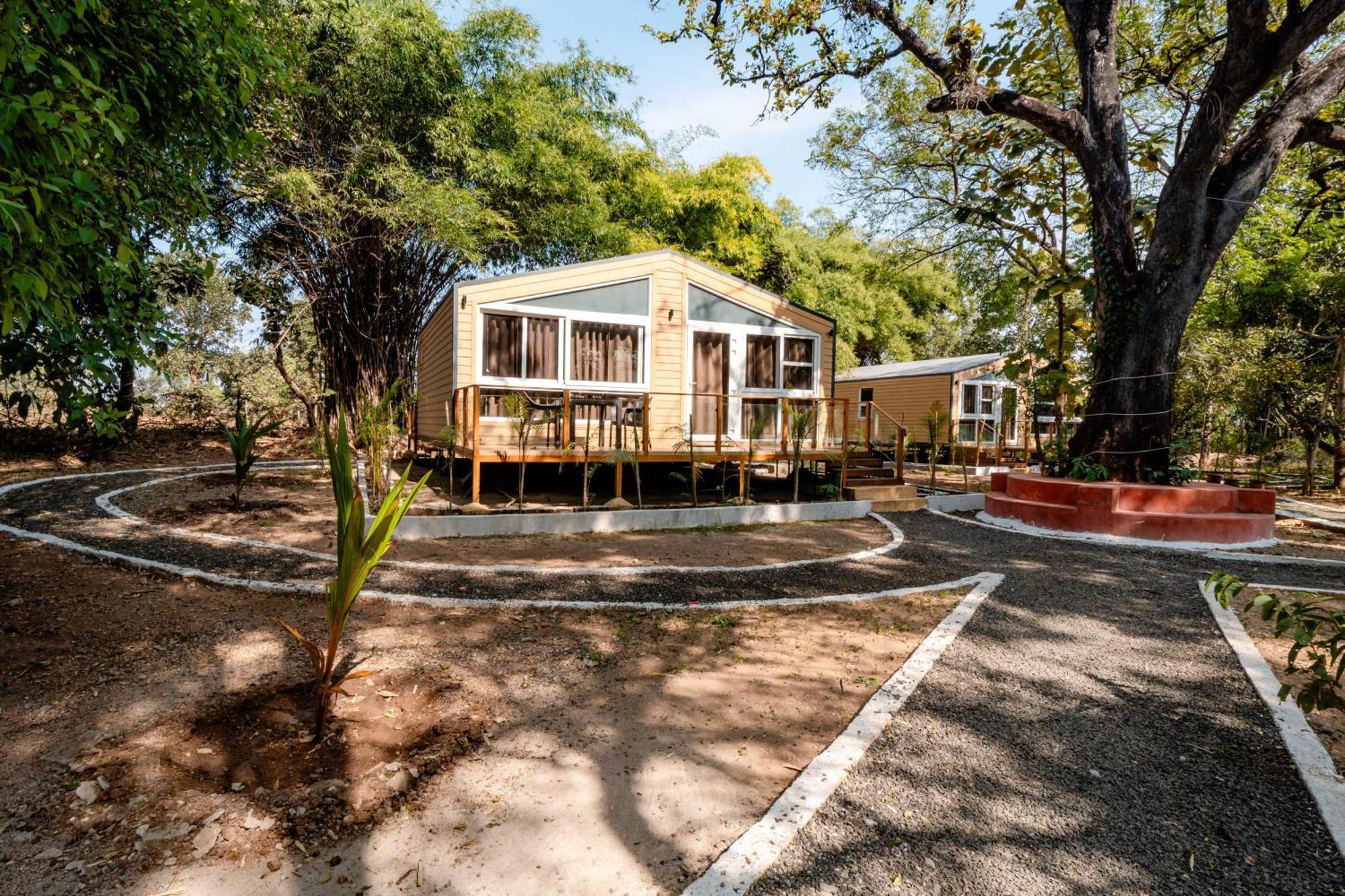 Treebo Premium Mowgli'S Den, Pench Hotel Khawasa Bagian luar foto