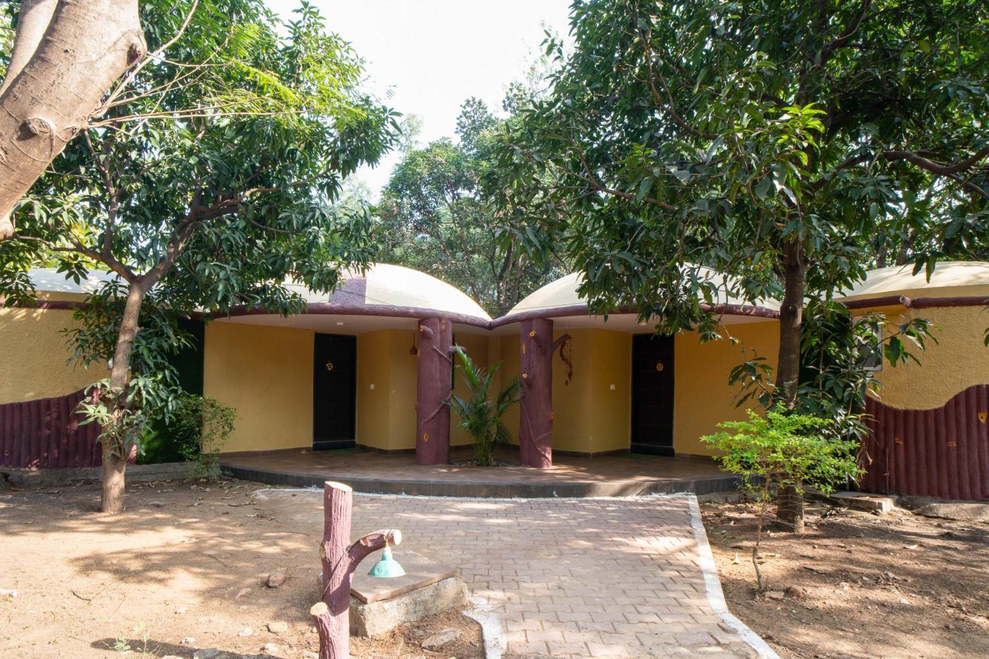 Treebo Premium Mowgli'S Den, Pench Hotel Khawasa Bagian luar foto