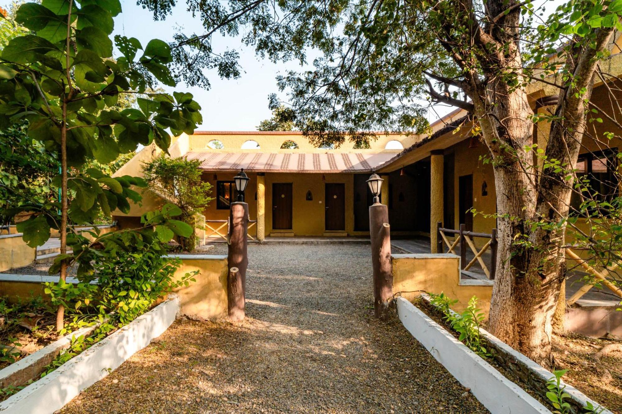 Treebo Premium Mowgli'S Den, Pench Hotel Khawasa Bagian luar foto