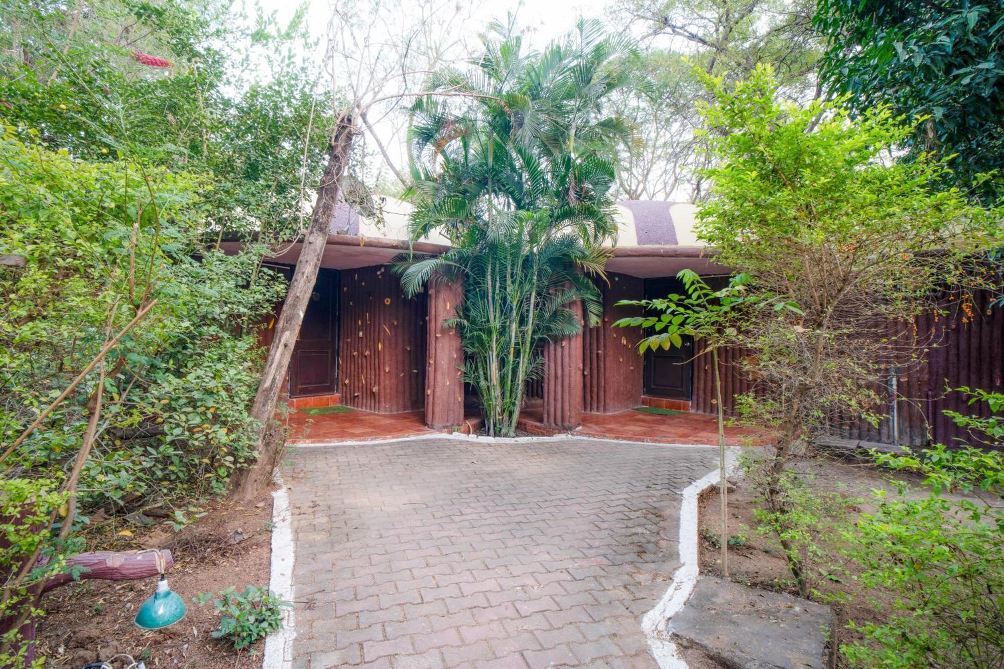 Treebo Premium Mowgli'S Den, Pench Hotel Khawasa Bagian luar foto