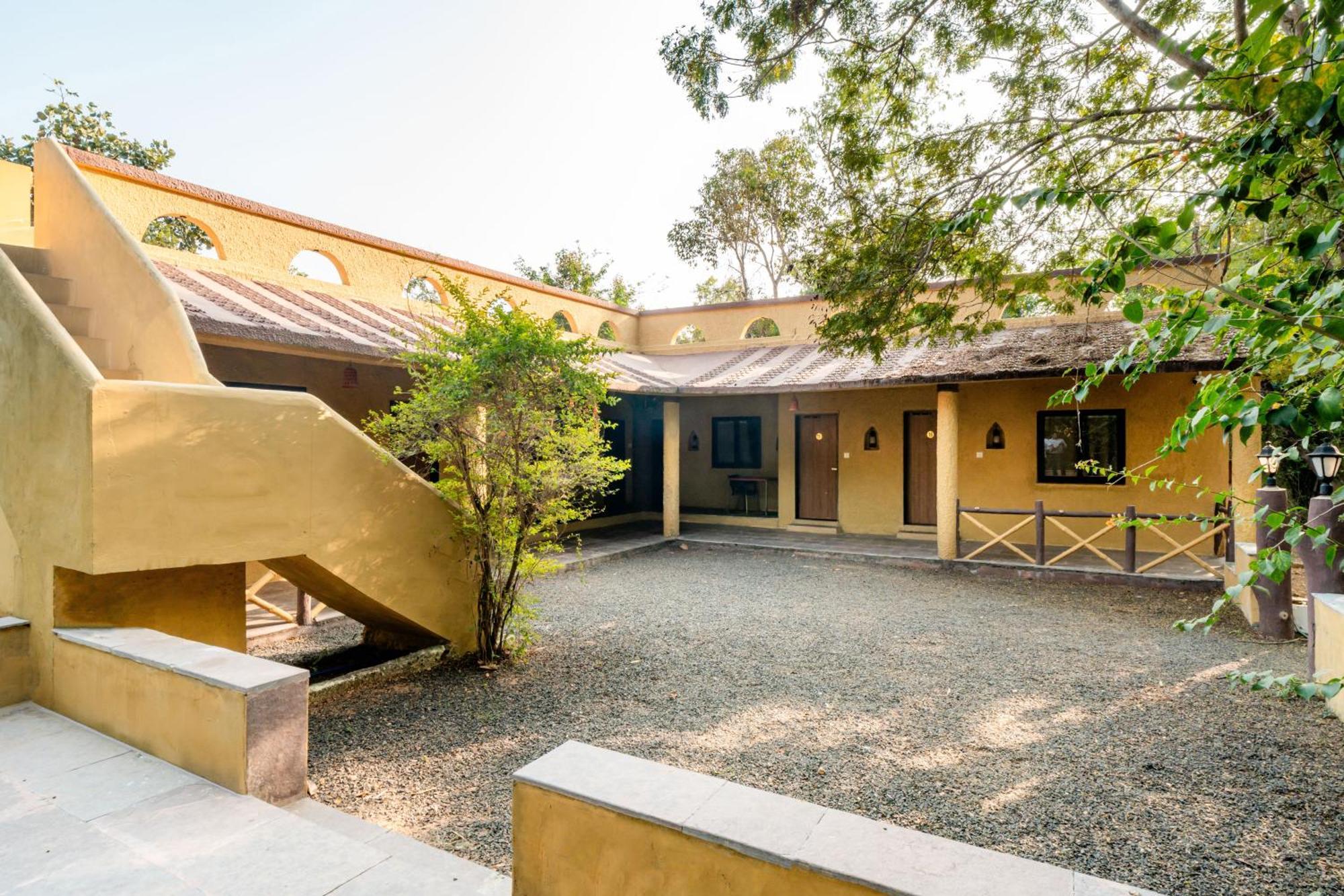 Treebo Premium Mowgli'S Den, Pench Hotel Khawasa Bagian luar foto